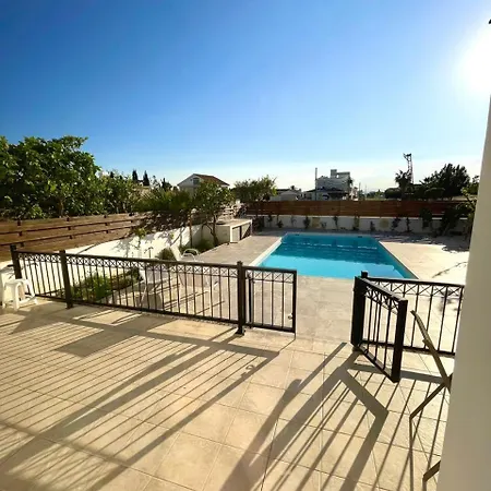 Nyaraló Sunny Pool House *