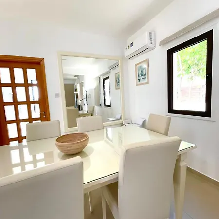Sunny Pool House Pyla